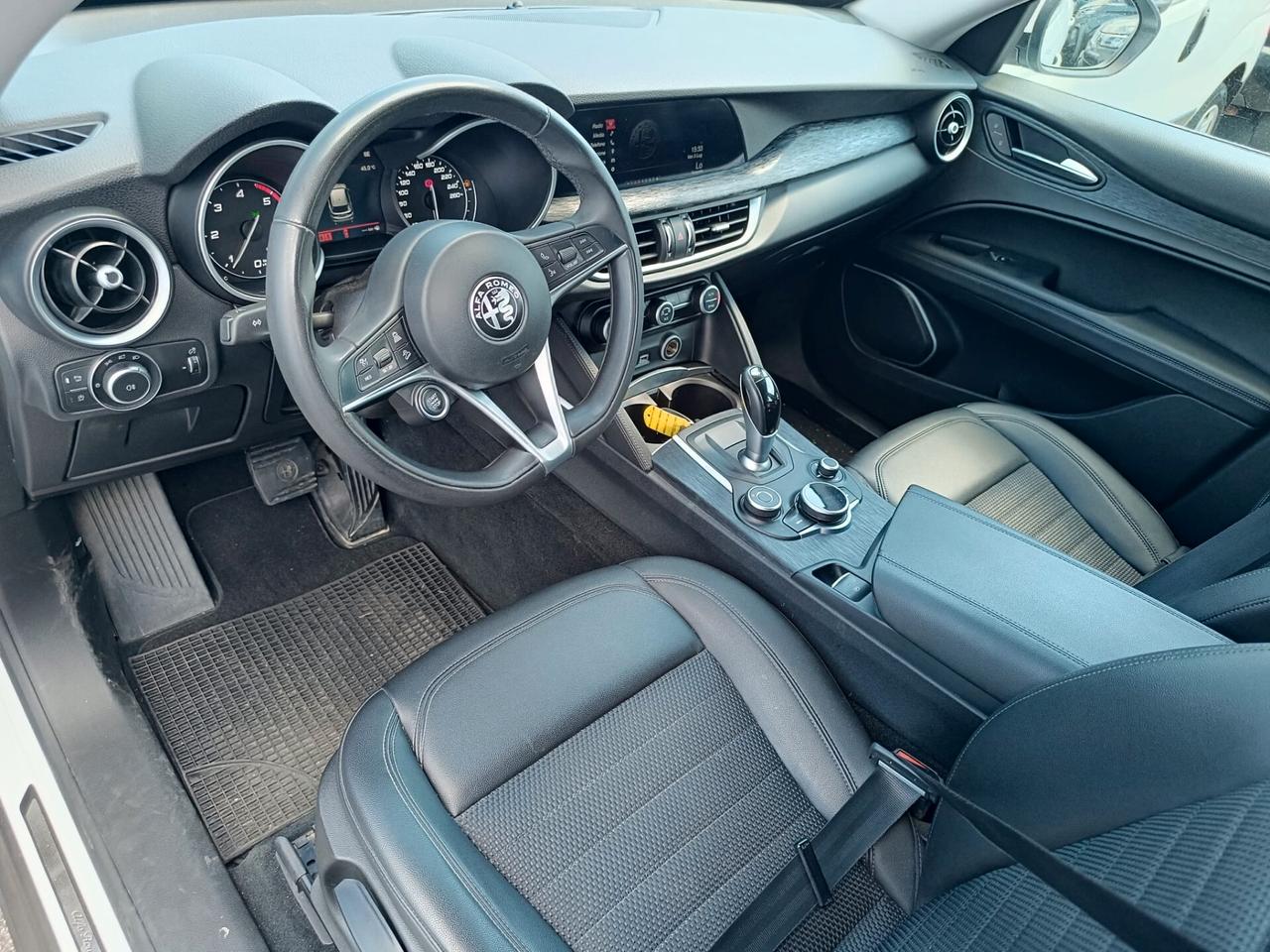 Alfa Romeo Stelvio 2.2 Turbodiesel 190 CV AT8 RWD Executive