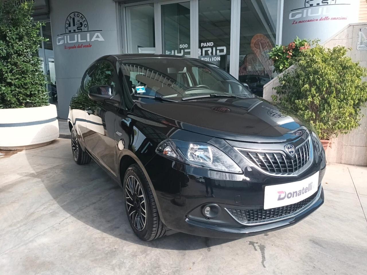 Lancia Ypsilon 1.0 Platino Hybrid 70 CV