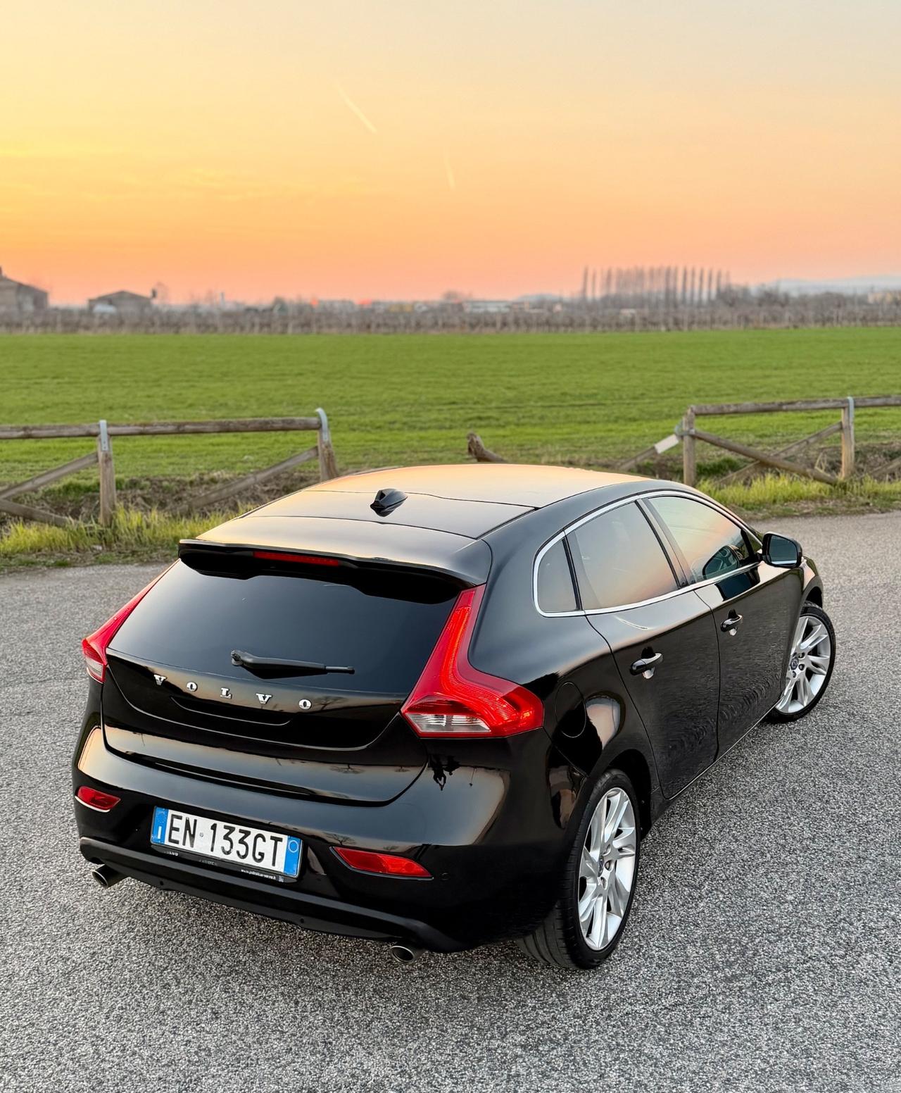 Volvo V40 D3 Geartronic Summum