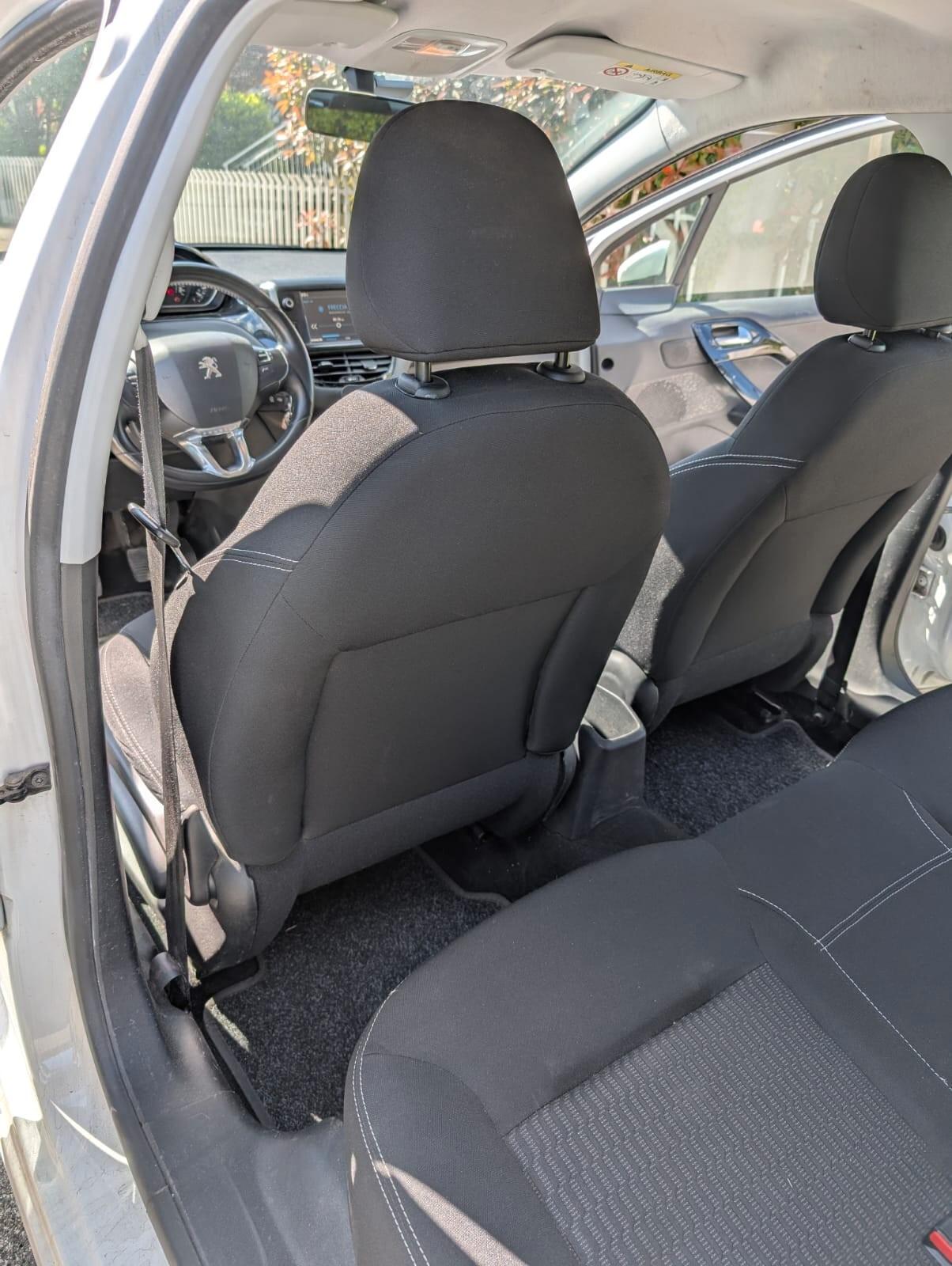 Peugeot 208 5 porte DISTRIBUZIONE FATTA