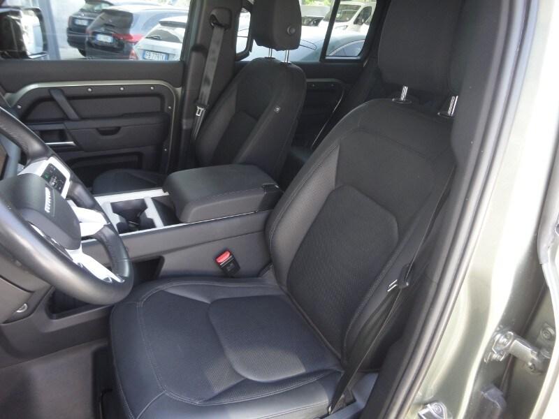 LAND ROVER Defender (2019) Defender 110 3.0D I6...