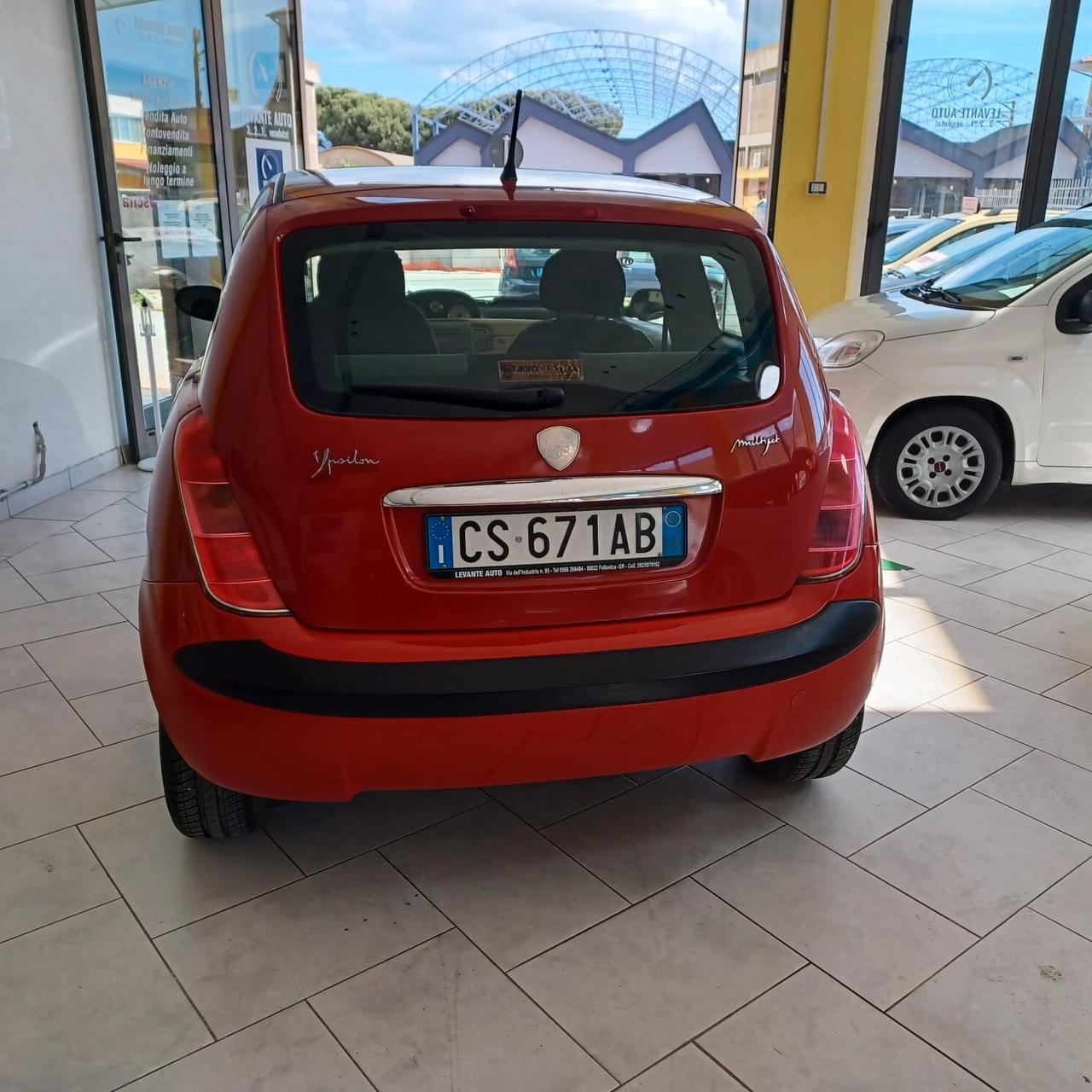 LANCIA YPSILON 1.3 MJTD NEOPATENTATI