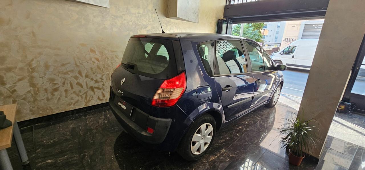 Renault Scenic Scénic 1.6 16V Luxe Dynamique