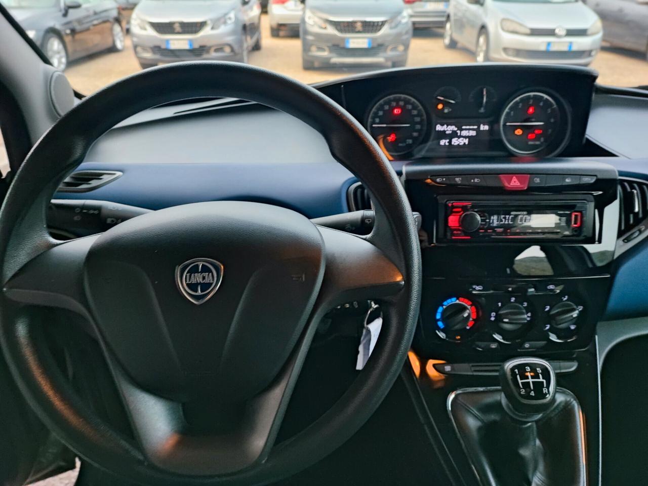 Lancia Ypsilon 1.2 69 CV 5 porte Unyca