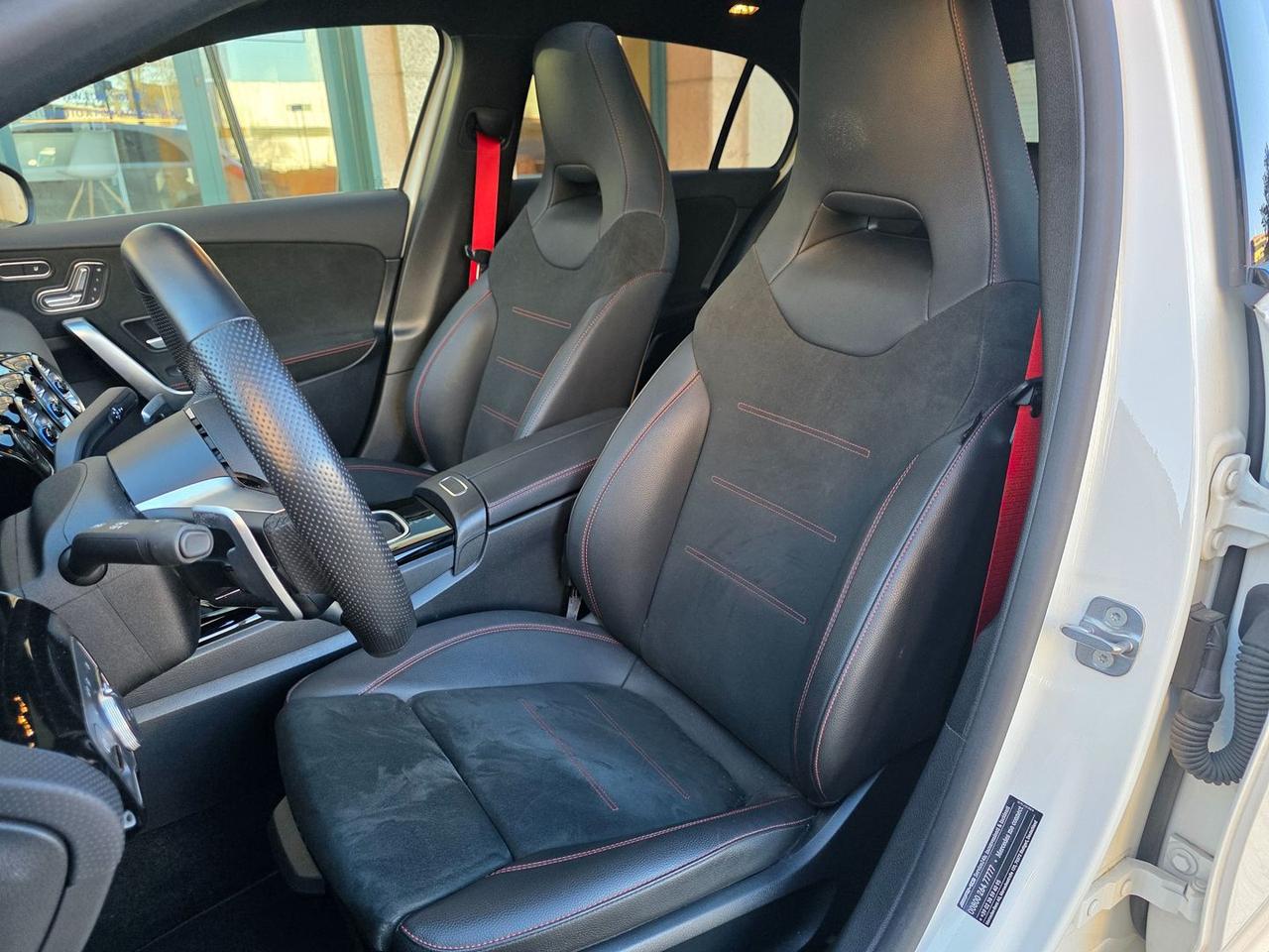 Mercedes-Benz A 35 AMG A-Class #8119