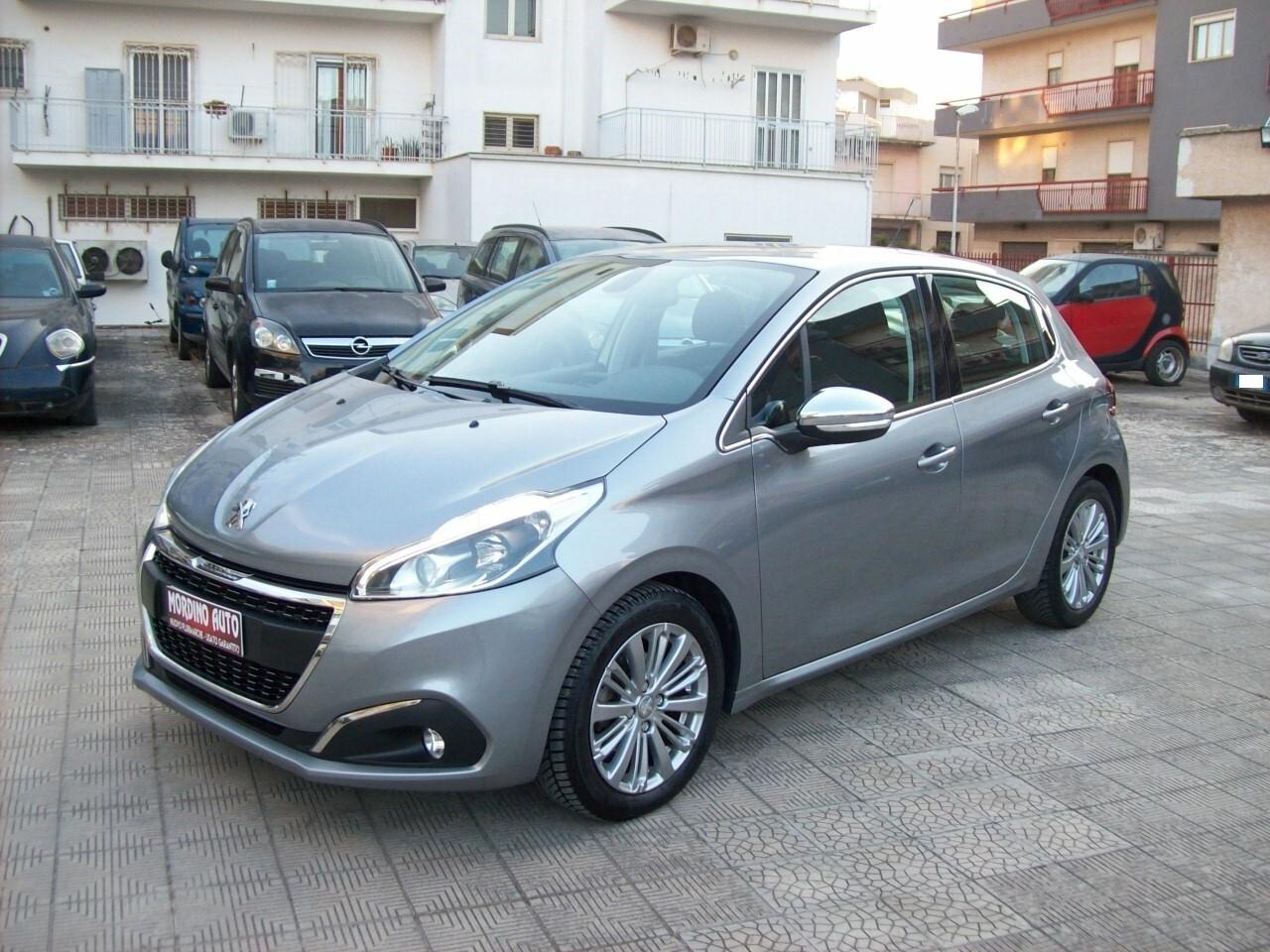 Peugeot 208 1.5 BlueHDi 102 S&S 5p Allure Navy