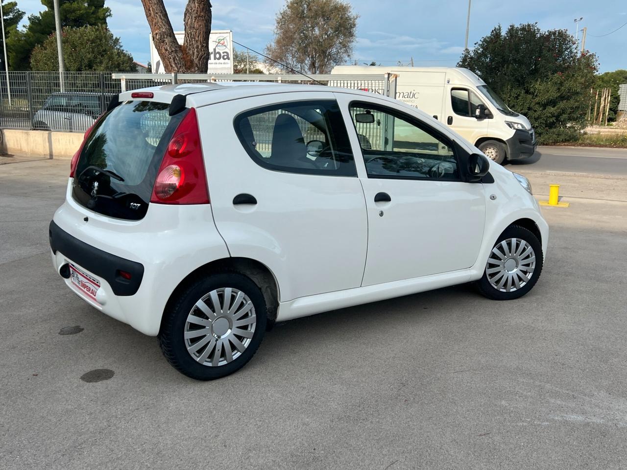 Peugeot 107 1.0 Allure Tagliando e Garanzia