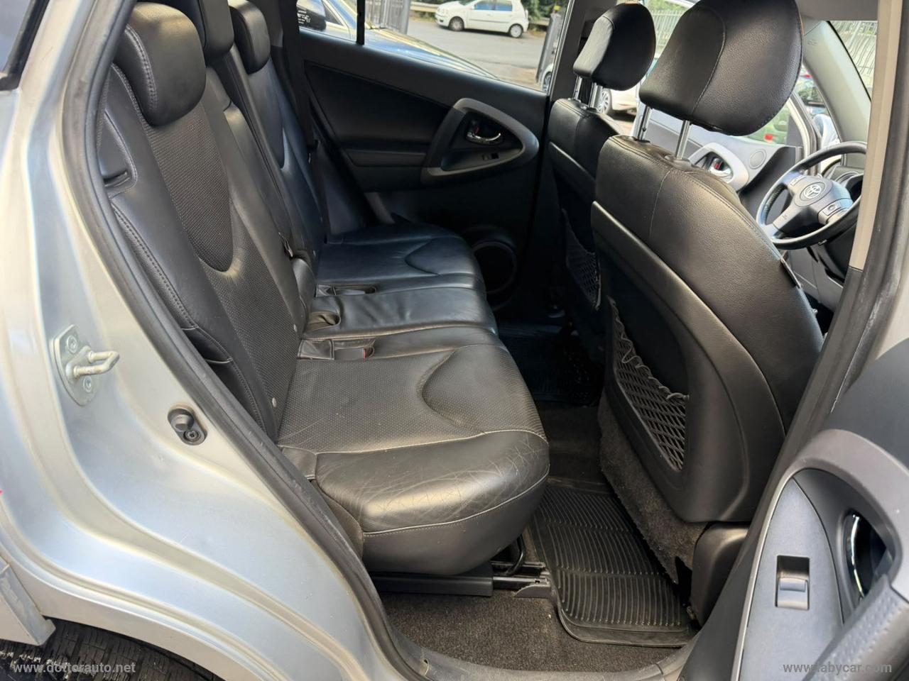 TOYOTA RAV4 2.2 D-4D 177 CV Sol Plus