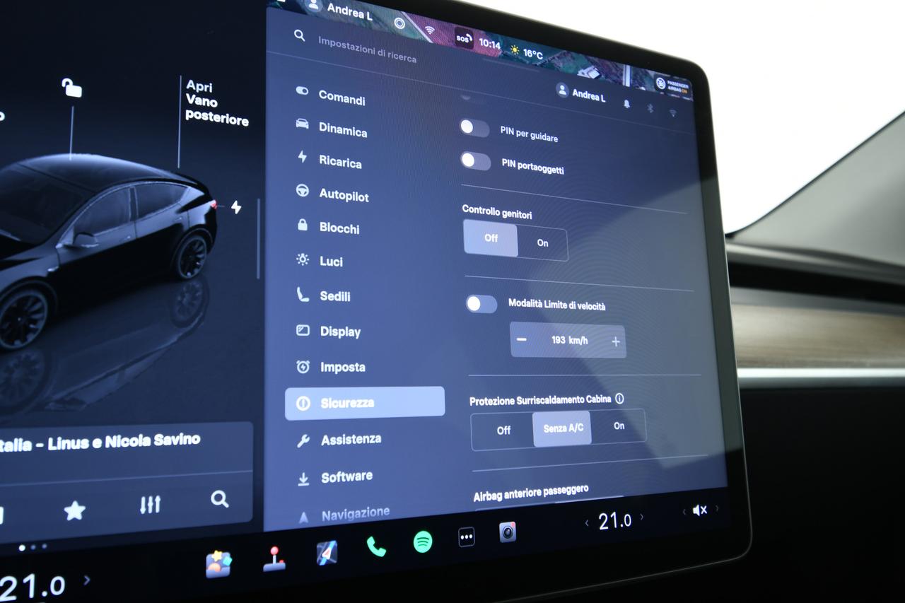 TESLA Model Y Long Range Dual Motor awd + AUTOPYLOT MAX