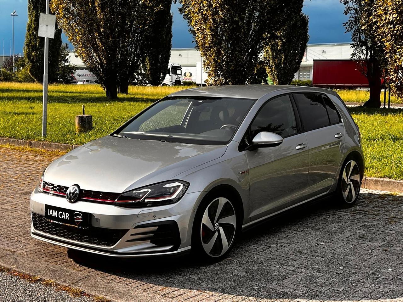Volkswagen Golf GTI Performance 2.0 TSI 230CV