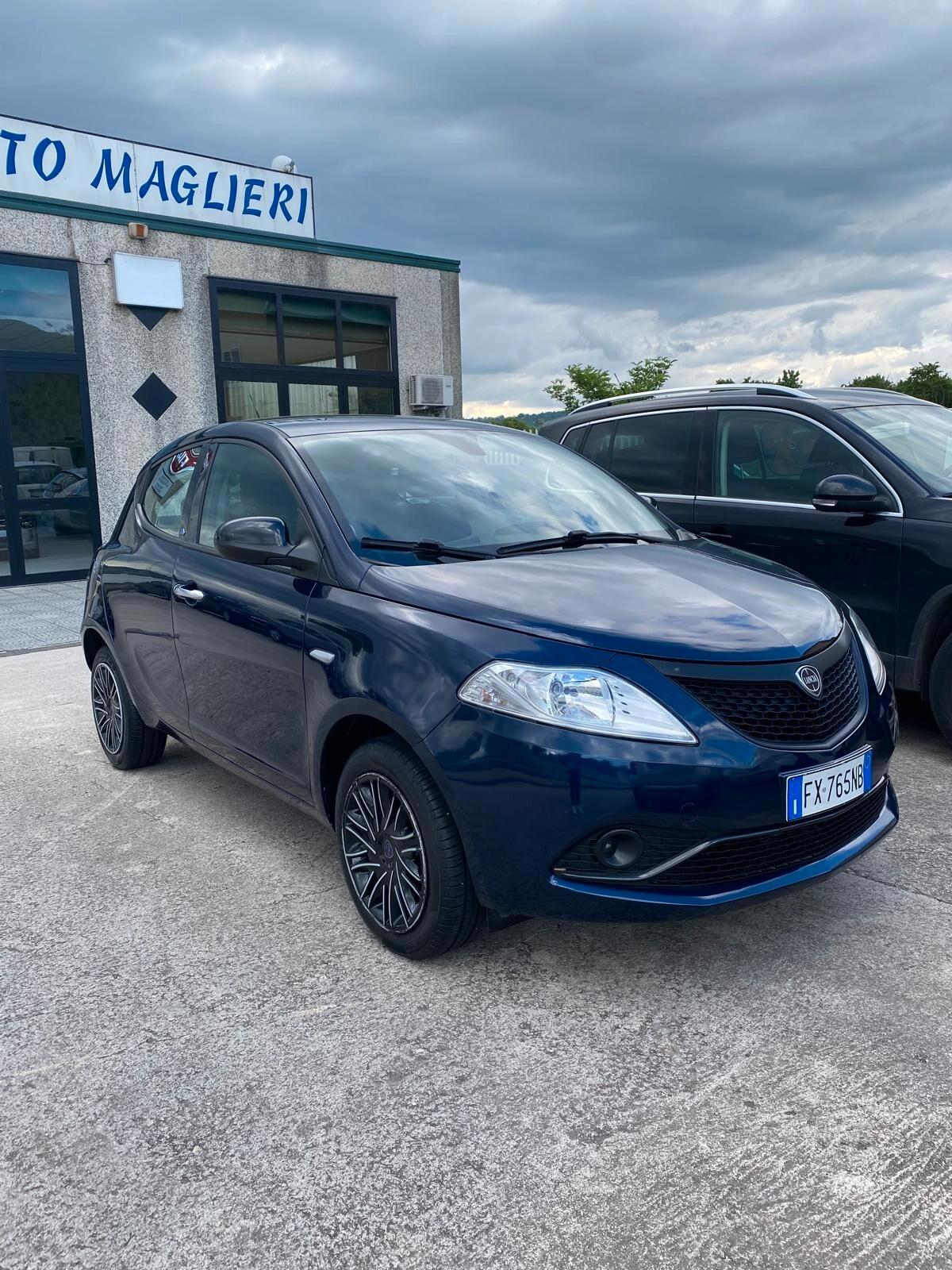 Lancia Ypsilon 1.2 69 CV 5 porte Gold