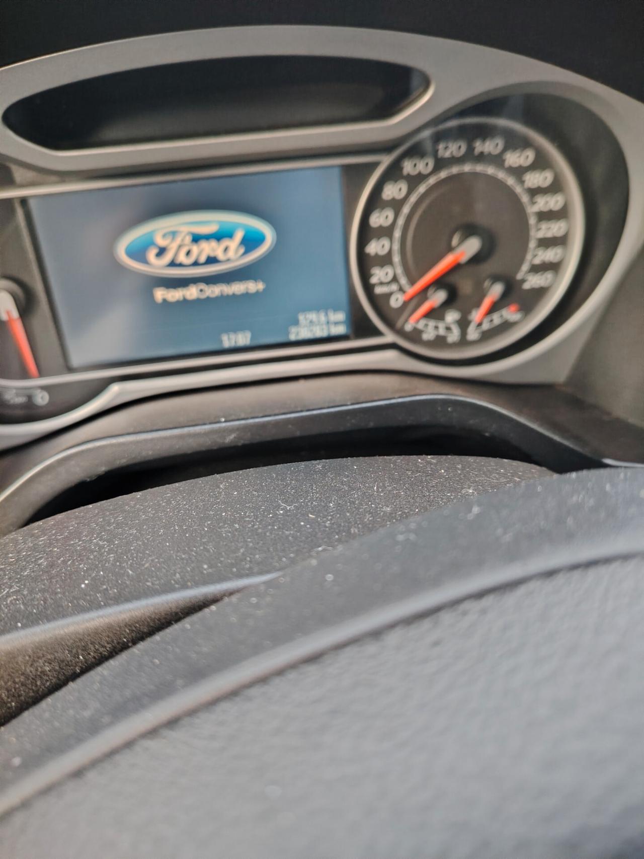 Ford Galaxy 2.0 TDCi 140 CV Ghia DPF