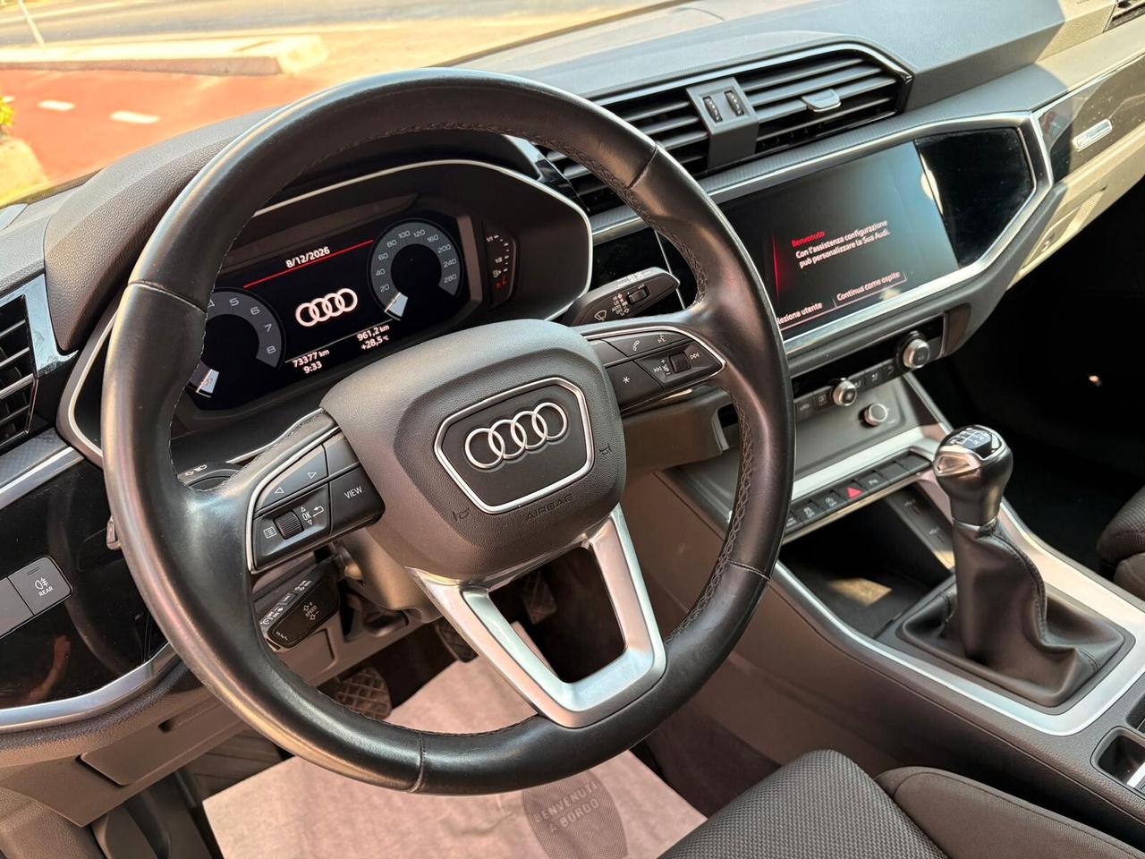 Audi Q3 35 TFSI Business Advanced Black Edition