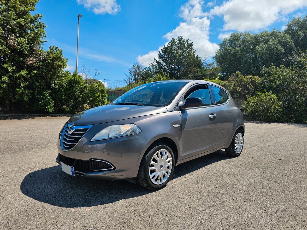 Lancia Ypsilon 1.2 69 CV 5 porte Platinum