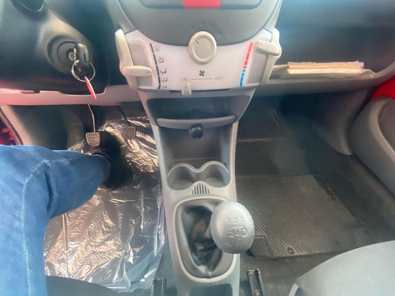 Toyota Aygo 1.0 12V VVT-i 5 porte Sol