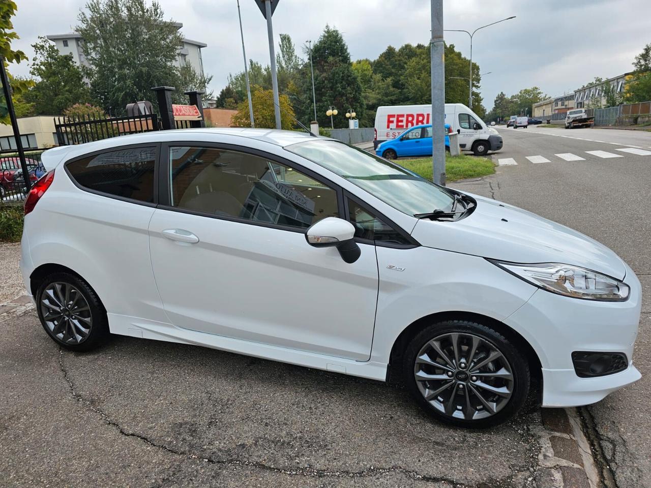 Ford Fiesta 1.5 TDCi 75cv ST-Line*Navi*Cerchi*Unipro*