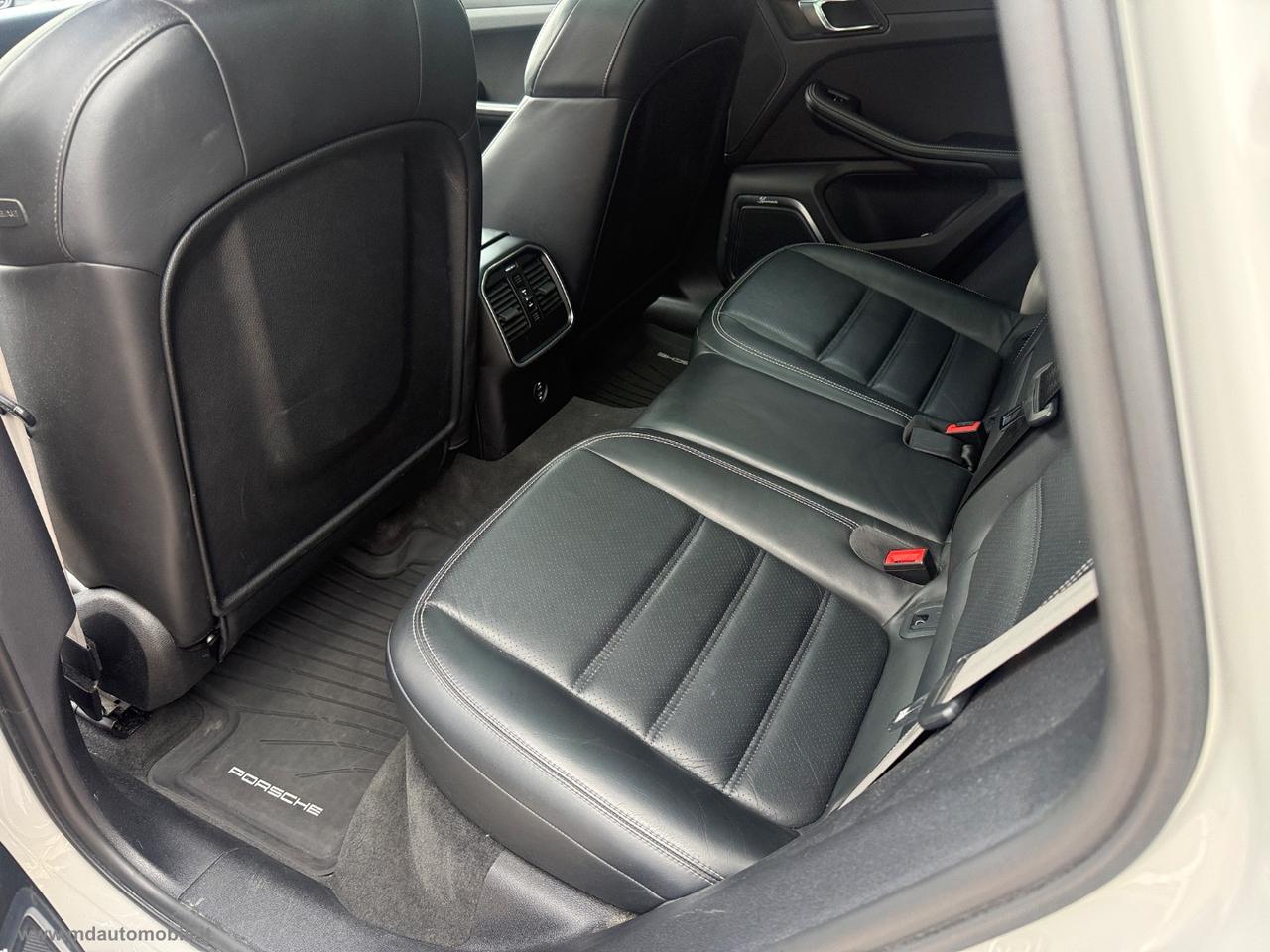 PORSCHE Macan 2.0 T IVA ESPOSTA