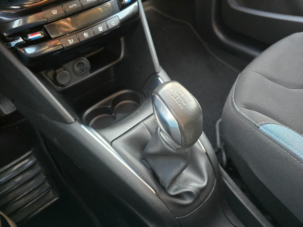 PEUGEOT 208 1.2 Benzina 82 CV FULL, PERFETTA