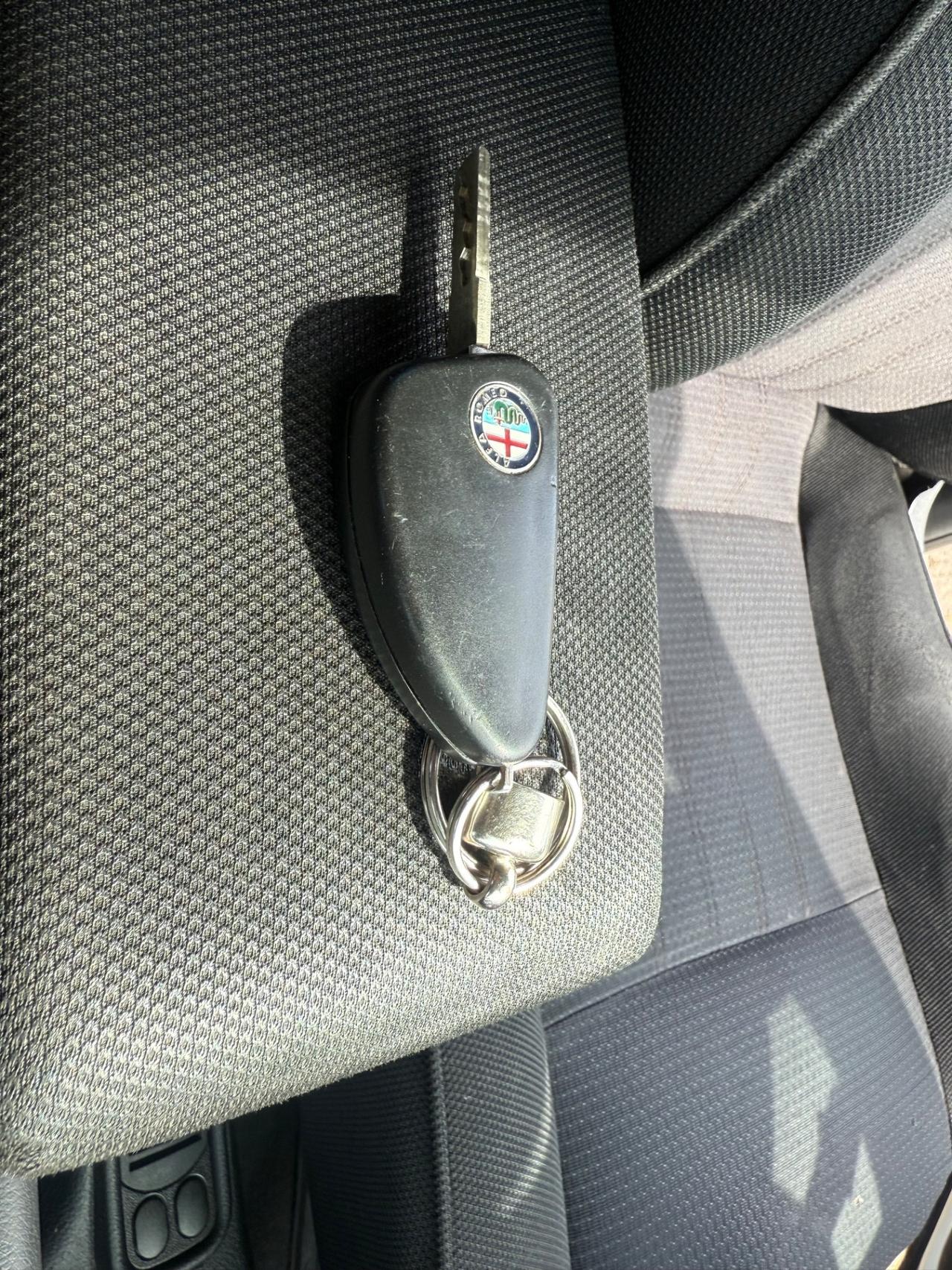 Alfa Romeo 147 1.9 JTD (120)