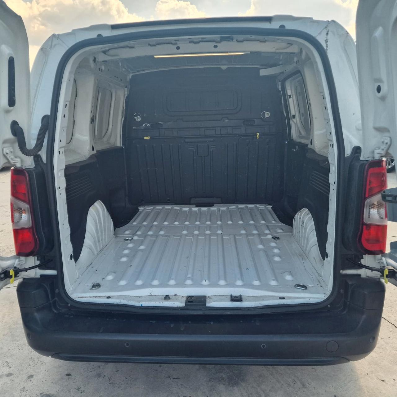 Peugeot Partner BlueHDi 100 S&S PL Furgone Premium 3 POSTI A SEDERE PREZZO IVA ESCLUSA