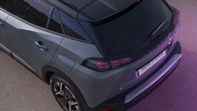 PEUGEOT 2008 Hybrid 110cv e-DCS6 Style auto Cross over 5-door (Euro 6E)