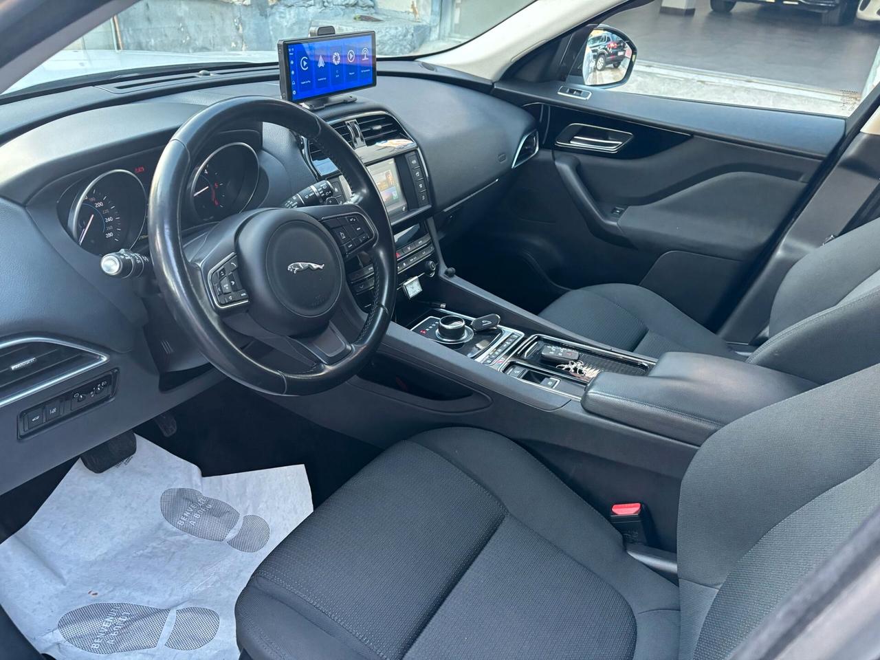 Jaguar F-Pace Jaguar F-Pace 2.0 180CV MOTORE NUOVO
