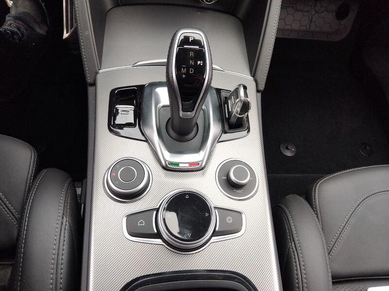 Alfa Romeo Stelvio 2023 2.2 t Veloce Q4 210cv auto