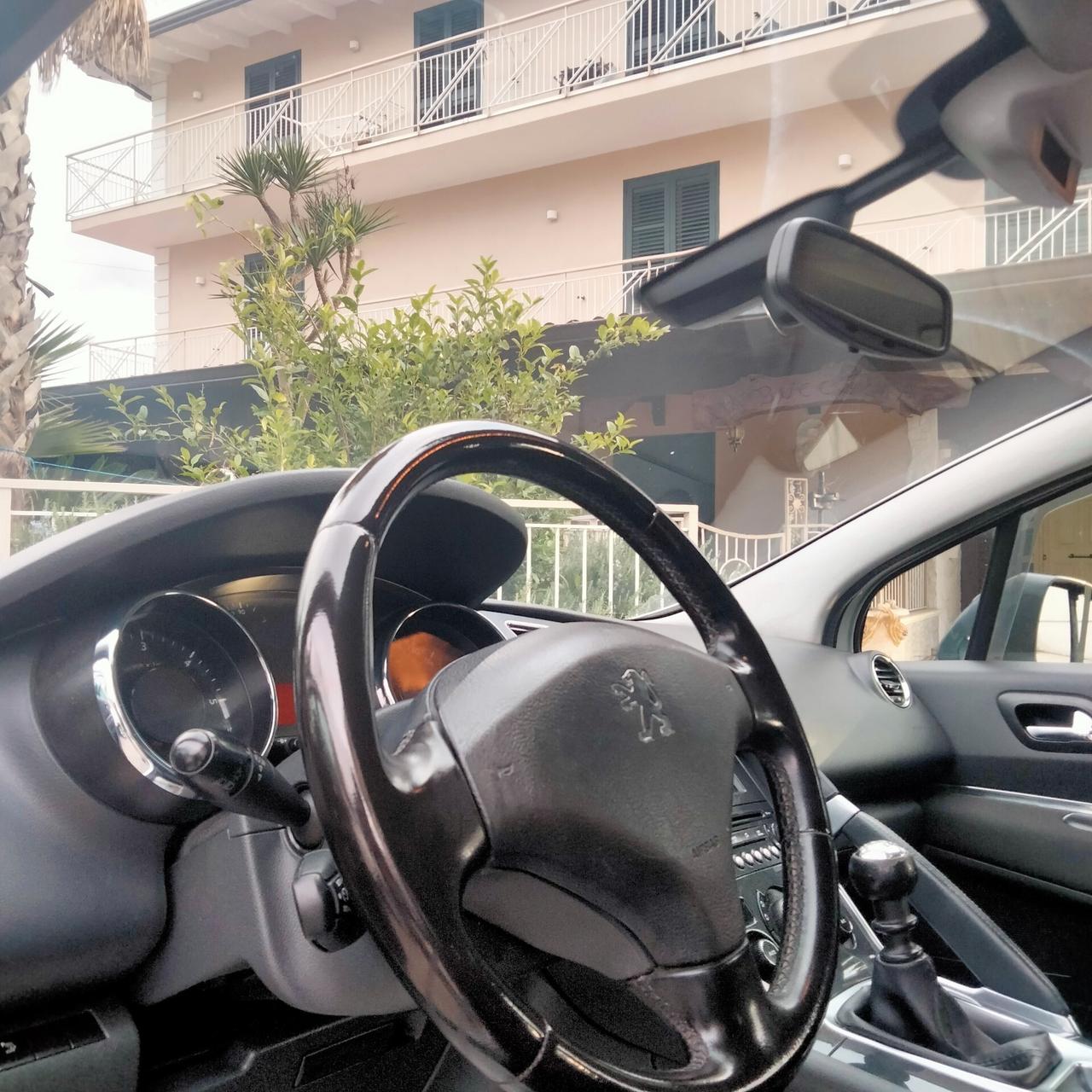 Peugeot 3008 1.6 e-HDi 110 Cavalli Allure