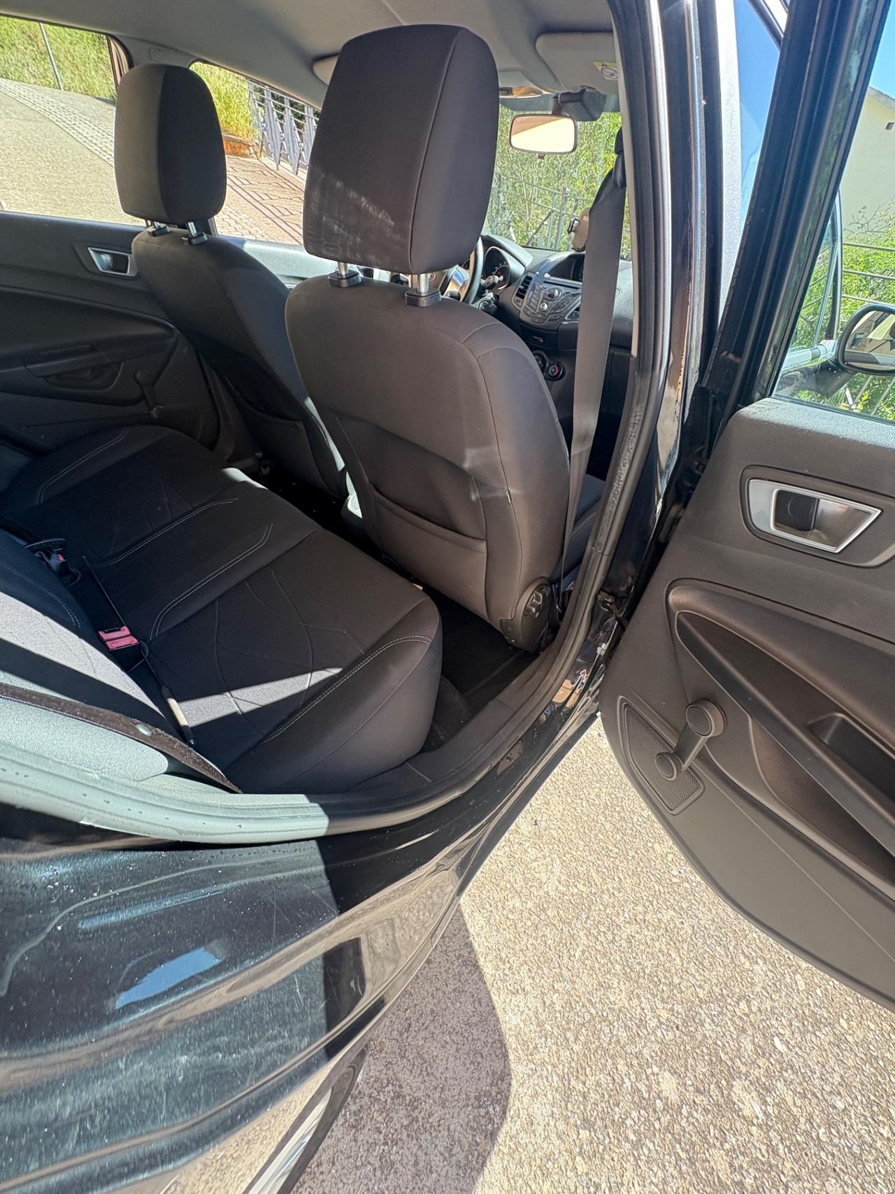 Ford Fiesta 1.5 TDCi 75CV 5 porte Titanium