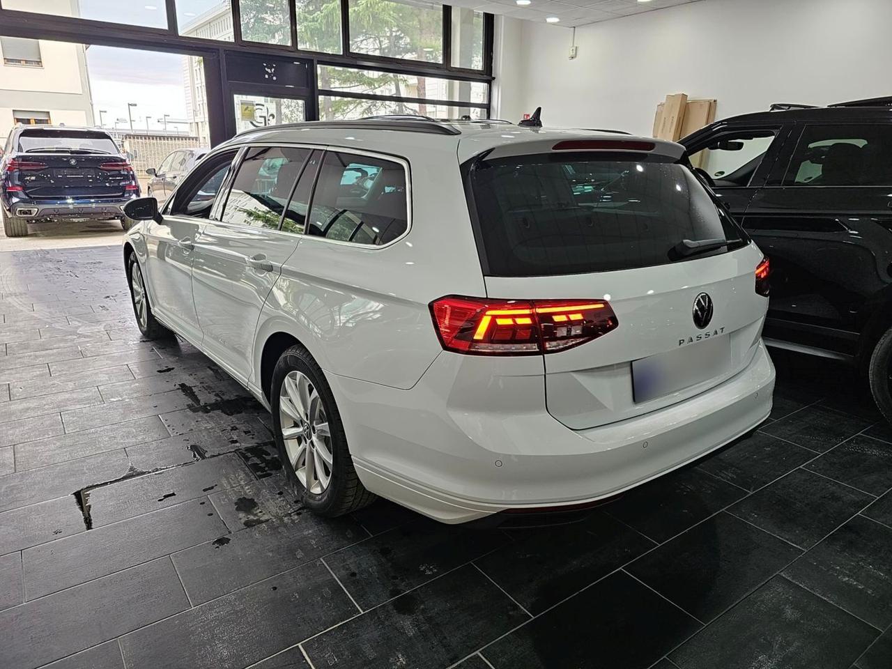 Volkswagen Passat Variant Tetto LED C.17 ACC Camera360 PDC Navi Paddles S&S