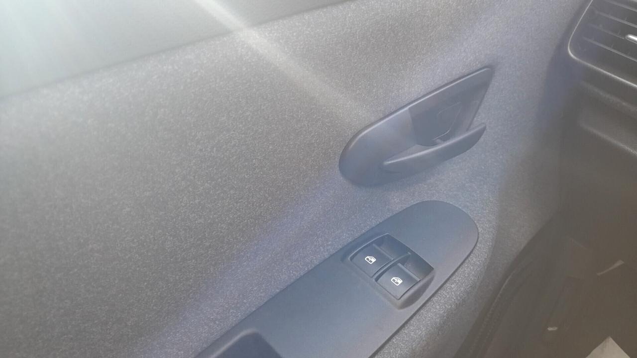 Lancia Ypsilon 1.0 FireFly 5 porte S&S Hybrid Silver A 169€ AL MESE