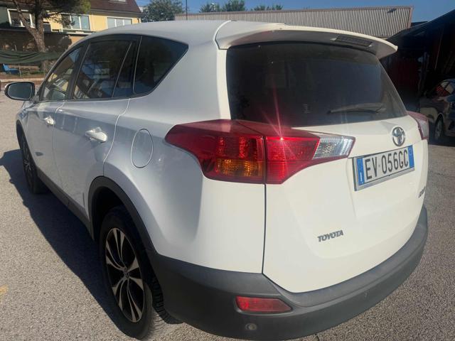 TOYOTA RAV 4 MY23 RAV4 2.0 D-4D 2WD Style senza lavoro da fare