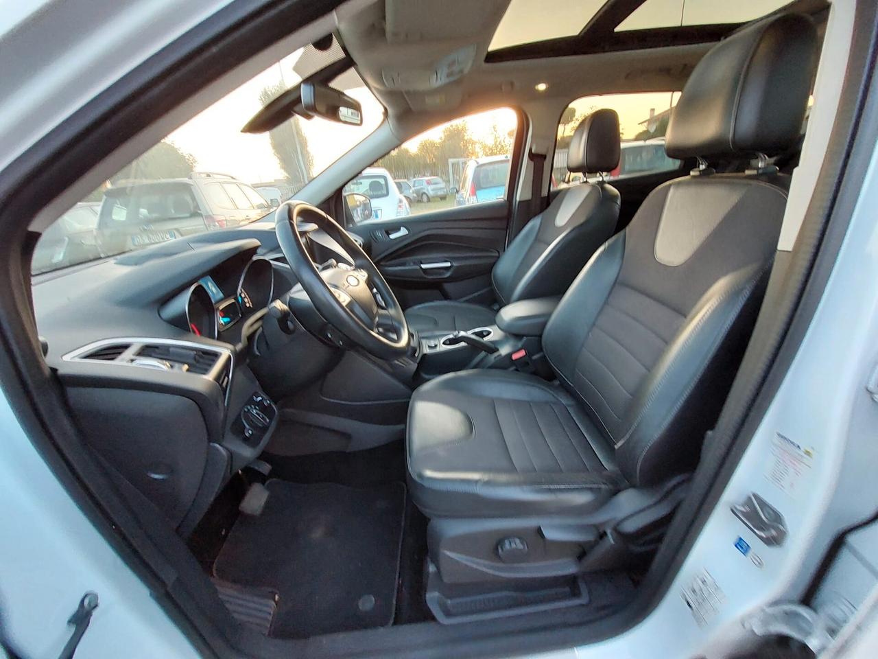 Ford Kuga 2.0 TDCI 150 CV S&S 4WD Powershift Titanium