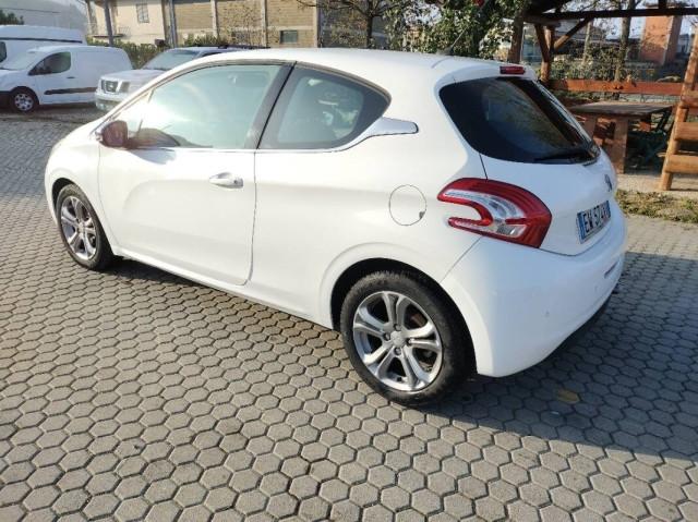 Peugeot 208 1.6 e-hdi 8v Allure s&s 3p