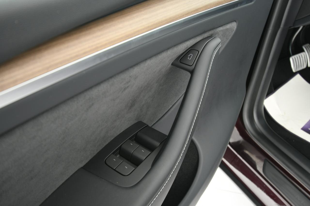 TESLA Model Y Performance Dual Motor awd +AUTOPILOT