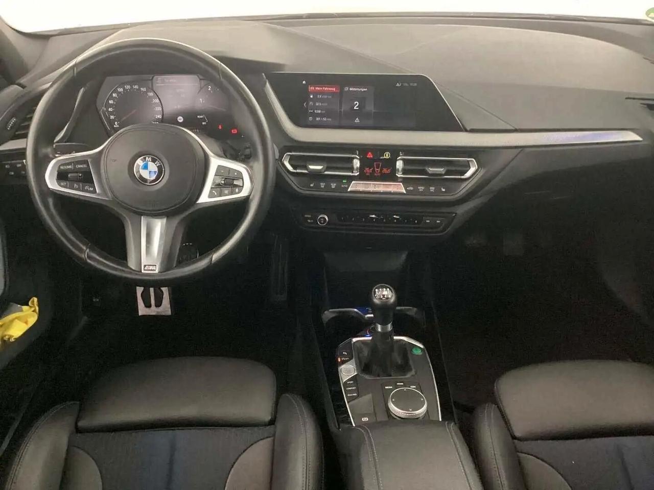 Bmw 118 118d 5p. Msport