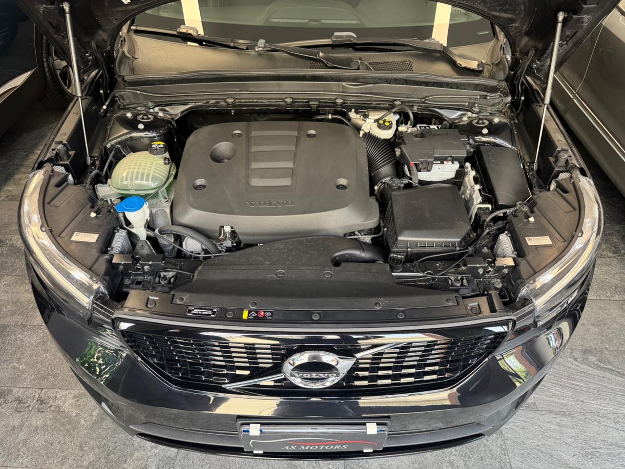 Volvo XC40 D4 2.0 190 Cv AWD R-design Tetto apribile