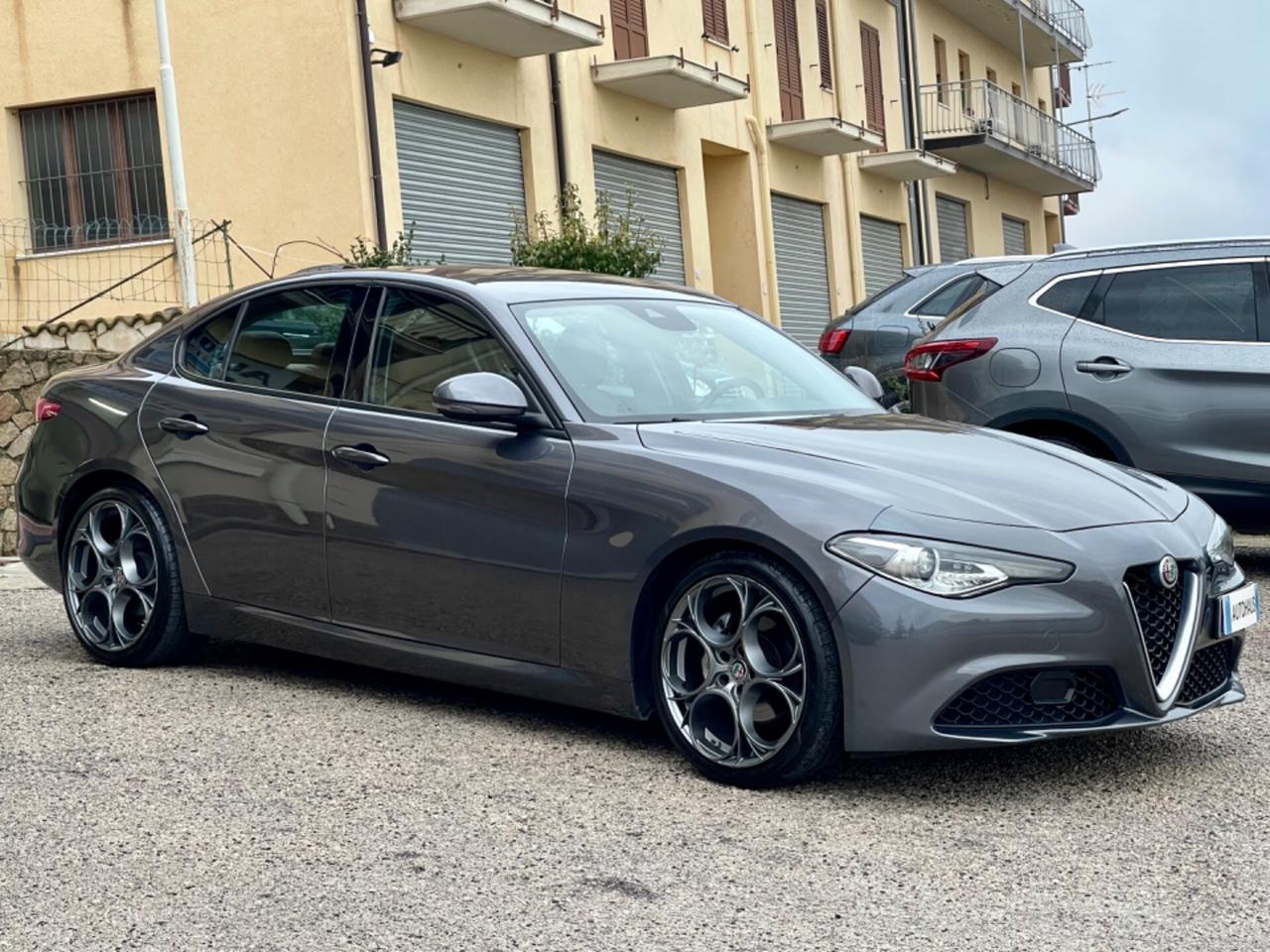 Alfa Romeo Giulia 2.2 Jtdm 180cv Q2 AT8 Super R19/LED