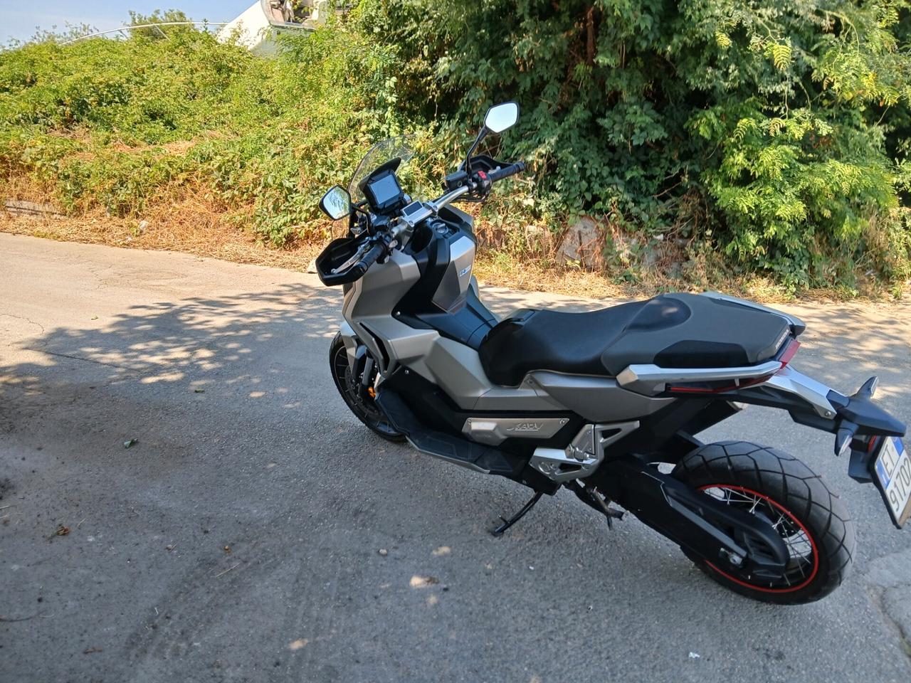 Honda X-ADV 750 anno 2019 ... 18 mila km