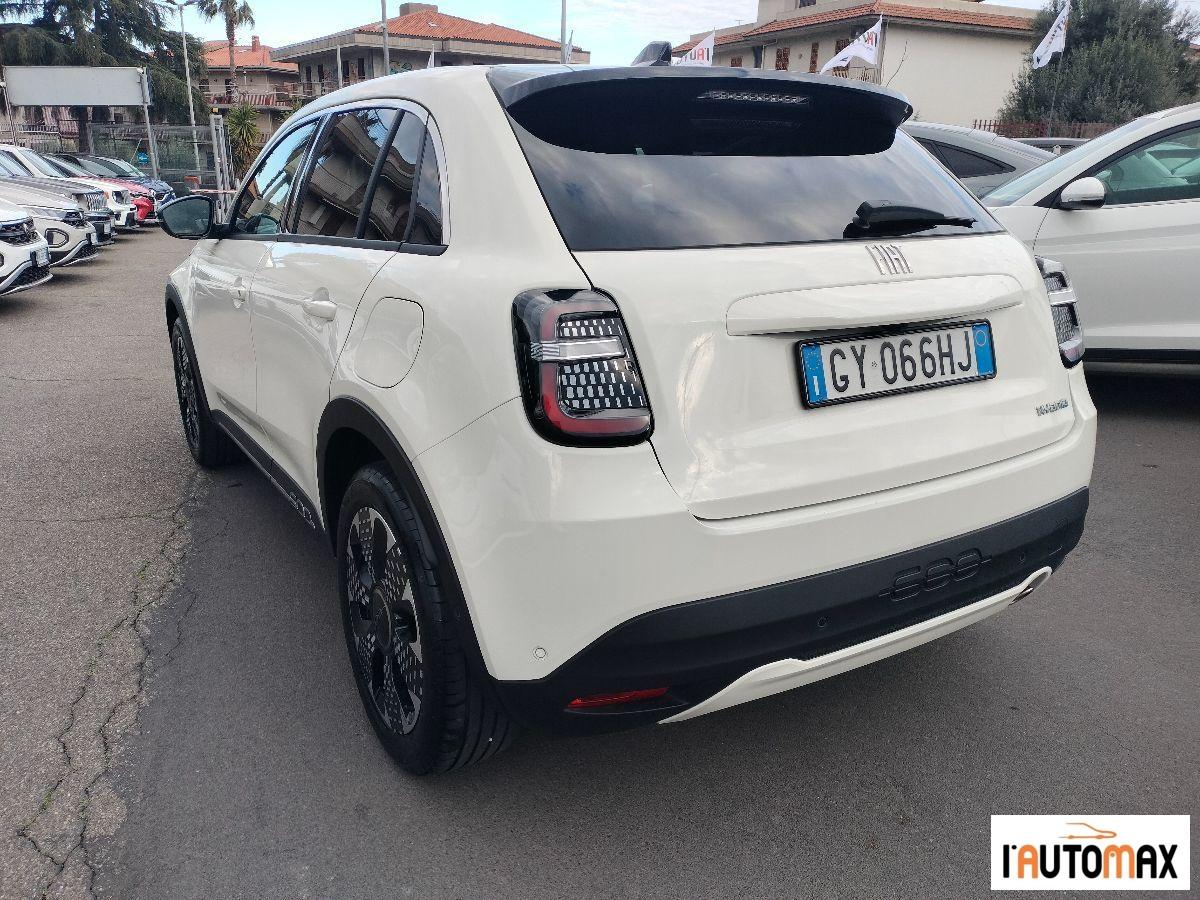 FIAT - 600 1.2 hybrid La Prima 110cv Automatica