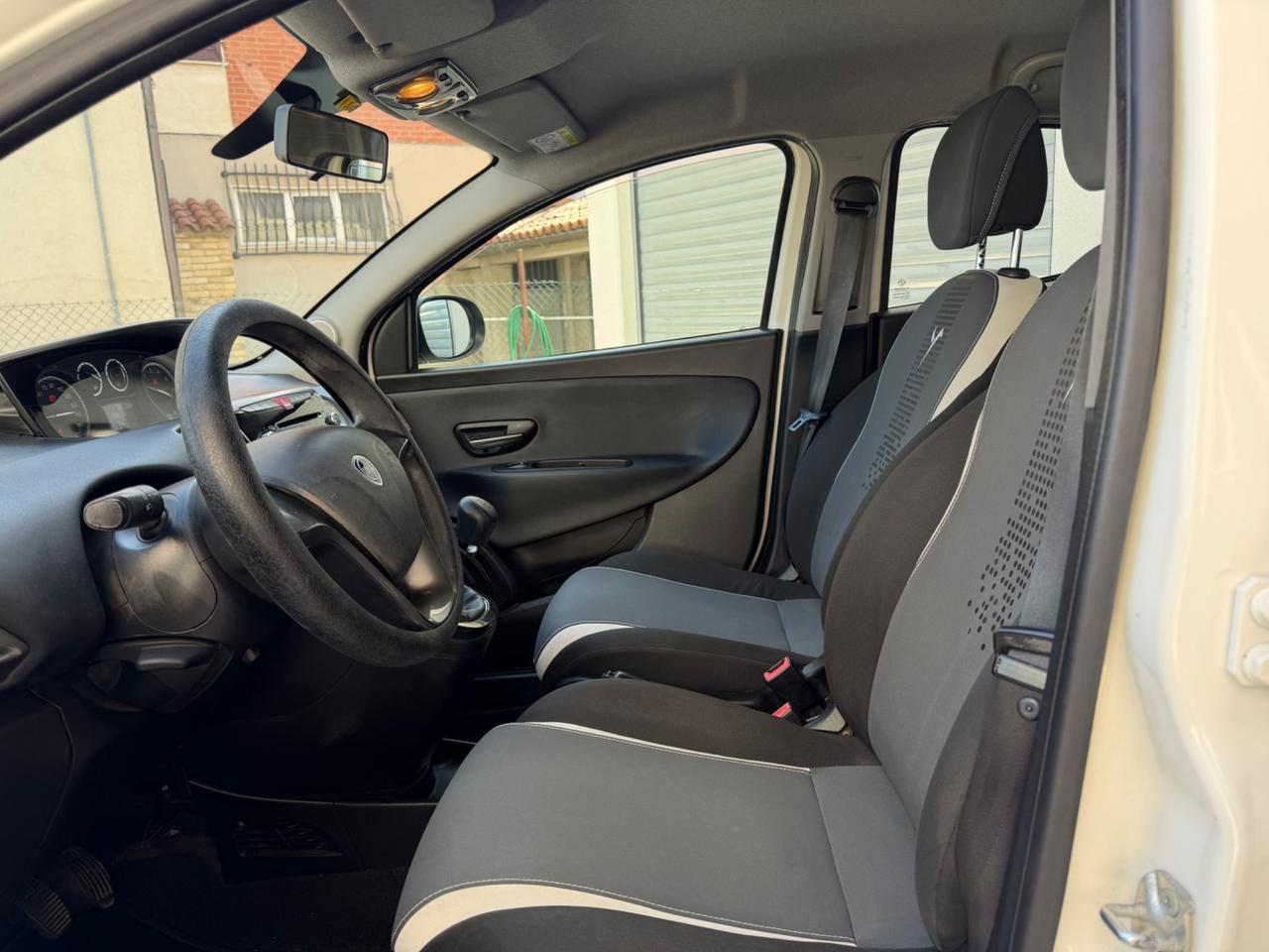 Lancia Ypsilon 0.9 TwinAir 85CV 5 porte Metano Ecochic