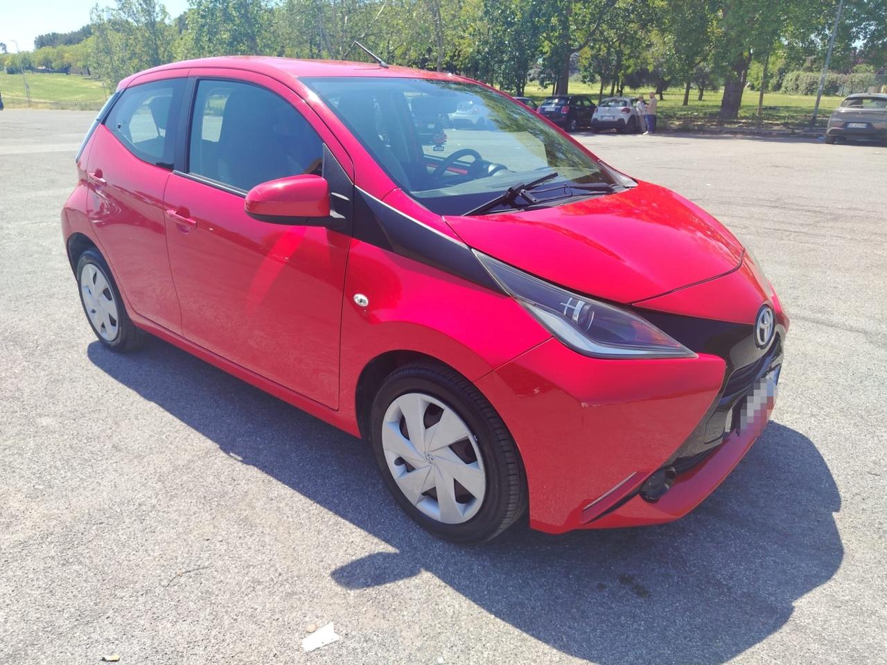 Toyota Aygo 1.0 VVT-i 69 CV 5 porte x-play