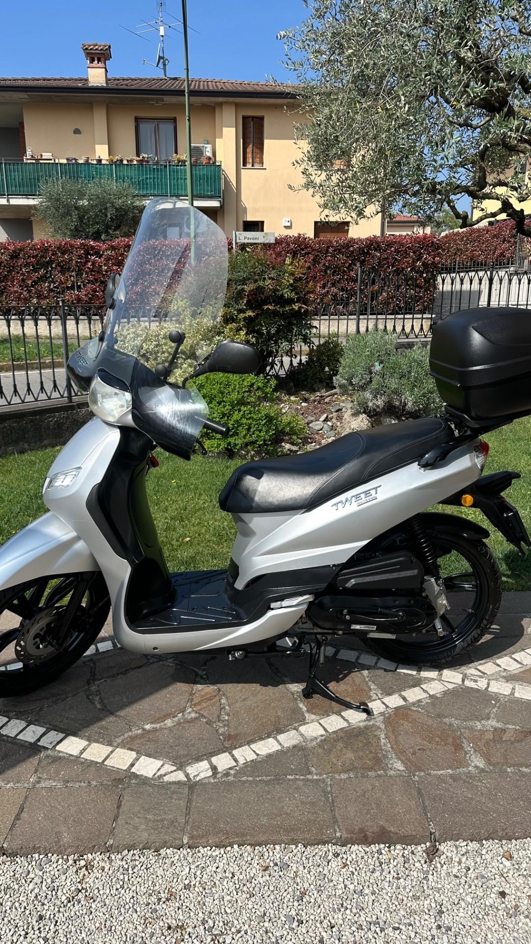 Peugeot Tweet 50 4 tempi con bauletto e parabrezza