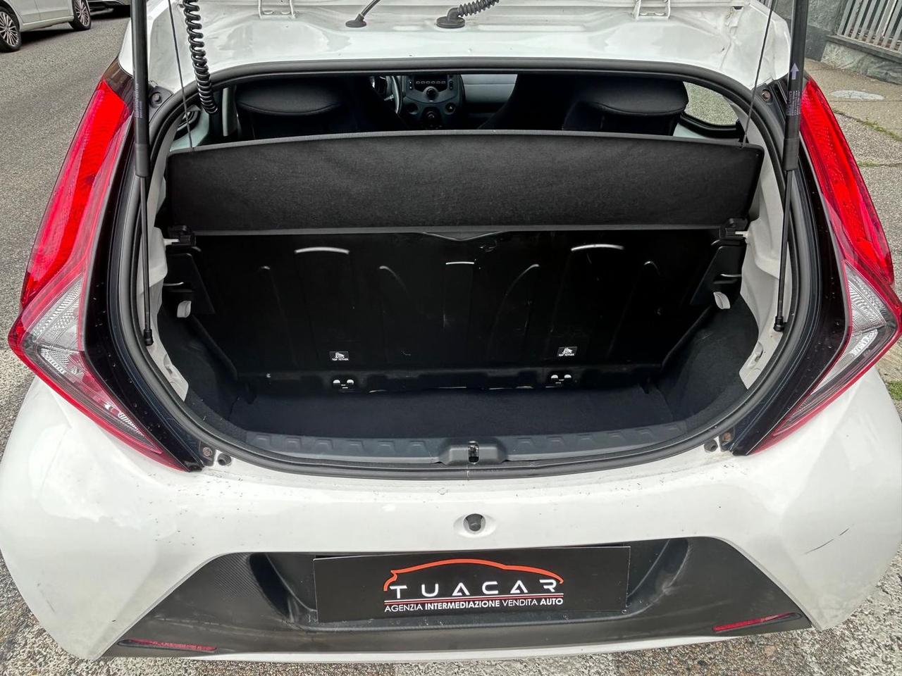 Toyota Aygo X Business 1.0 VVT-i #11773