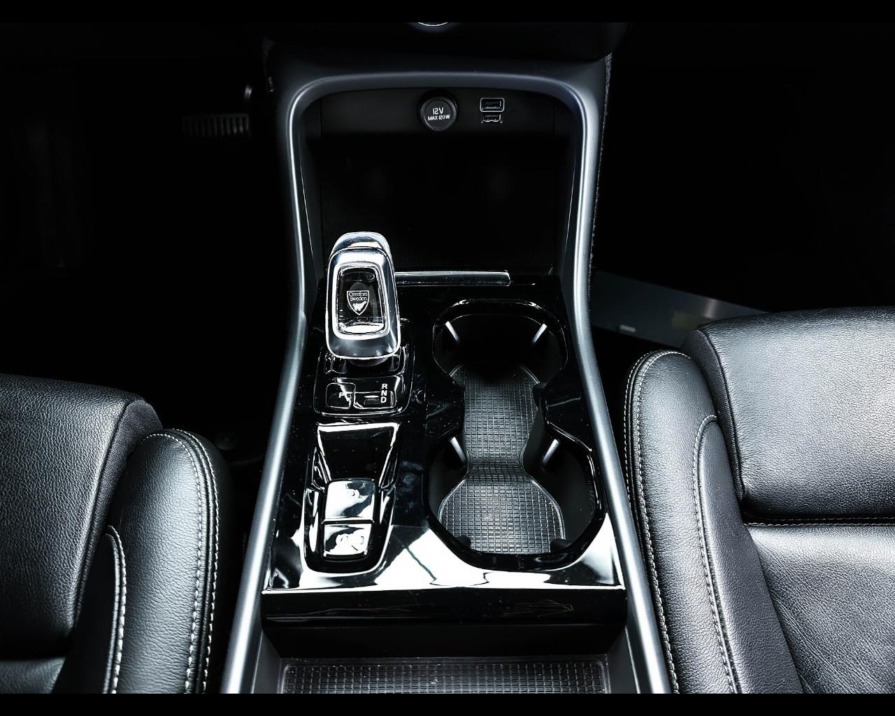 VOLVO XC40 (2017-->) - XC40 T5 Recharge Plug-in Hybrid automatico Plus Bright