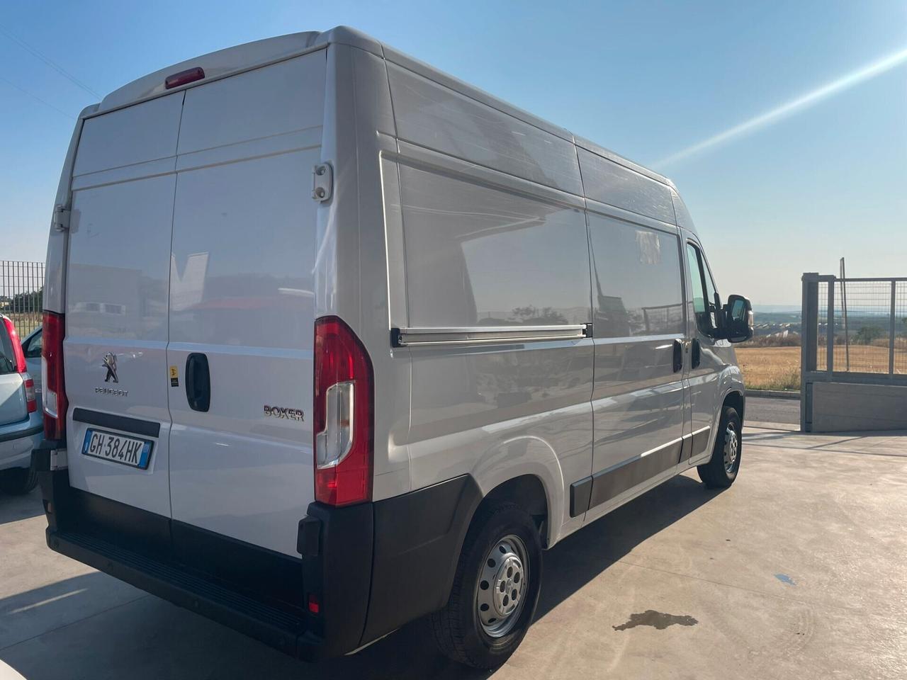 Peugeot Boxer 335 2.2 BlueHDi 140 l2 h2