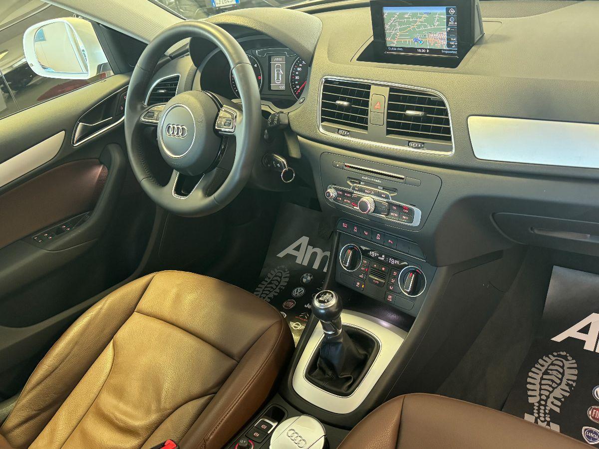 AUDI Q3 2.0 TDI 120 CV Sport 120.000 Km