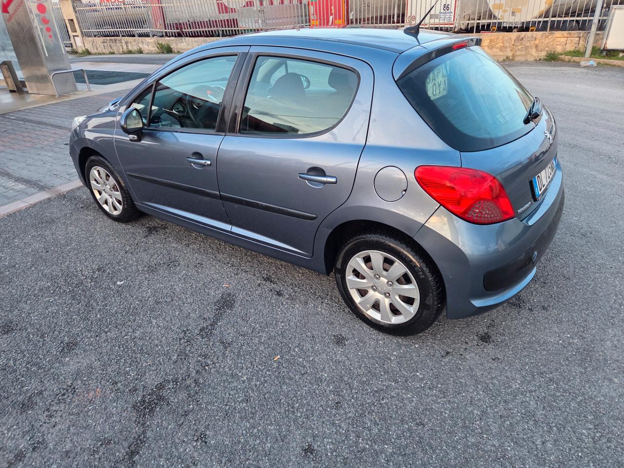 Peugeot 207 1.4 HDi 70CV 5p. ONE Line 2008