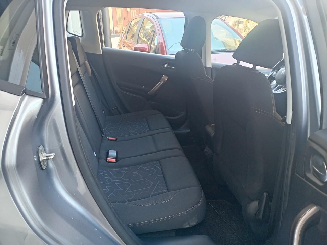Peugeot 2008 BlueHDi 100 Allure