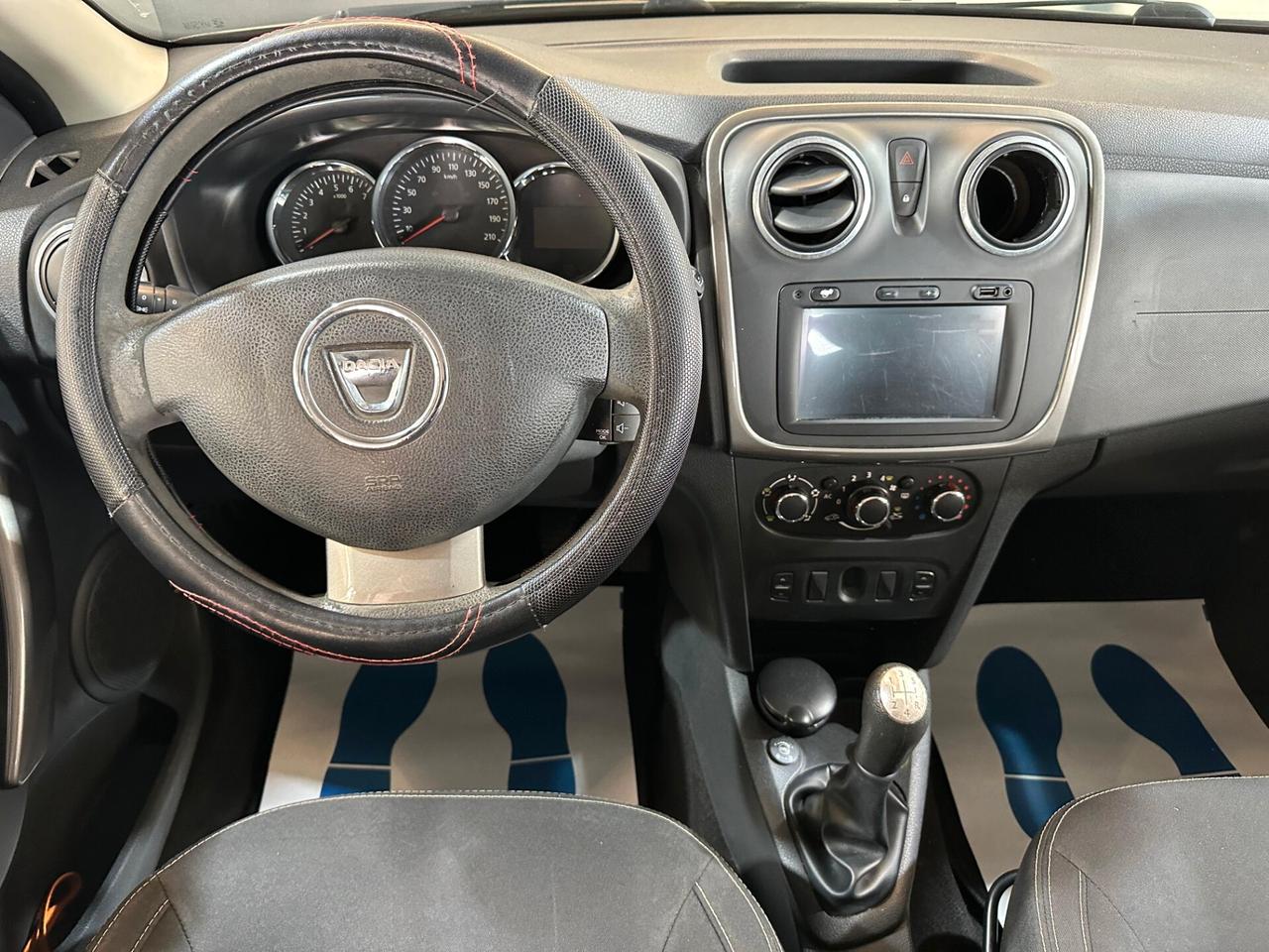 Dacia Sandero 1.2 Laureate Gpl 75cv